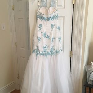 Tony Bowls Dresses - White & Blue Tony Bowls Gown Tony Bowls Dresses - White & Blue Tony Bowls Gown